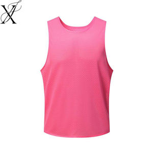 Snel drogende, aanpasbare roze sportvest voor basketbal- en voetbaltraining - Product Image 1