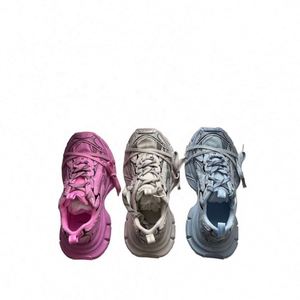 Zapatillas Deportivas Unisex Blancas con Malla Gruesa, Detalles de Cordones Múltiples y Diseño de Dibujo para Streetwear - Product Image 2