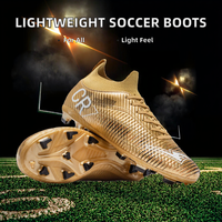 Chaussures de football unisexes légères pour l'été et le printemps, crampons hauts, chaussures de football en gazon artificiel, chaussures de futsal, chaussures d'extérieur pour hommes et jeunes, semelle intermédiaire en carbone
