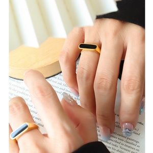 Anillo de Dedo Ajustable de Acero Inoxidable Chapado en Oro de 18k de Alta Calidad, Diseño Geométrico Clásico, Color Dorado - Product Image 2