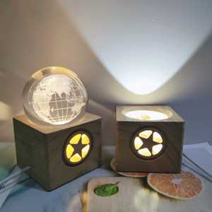 El único diseño de <span class=keywords><strong>estrella</strong></span> de cinco puntas hecho de madera maciza natural, combinado con una bola de cristal, hará que toda tu noche brille. - Product Image 4
