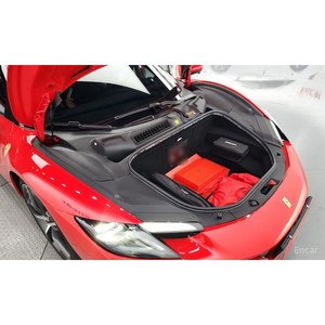 <span class=keywords><strong>Ferrari</strong></span> 296 3.0 Hybride Rechargeable V6 Essence Luxe d'occasion 2023, Volant à Gauche, Sièges en Cuir, 584 km, Prêt à l'Exportation - Product Image 6