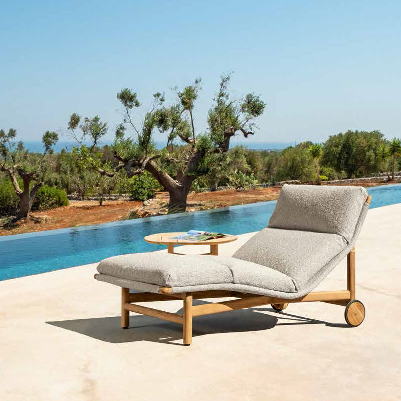 สีขาวเก่า