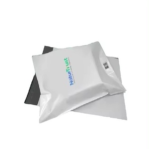 Enveloppe en poly biodégradable et compostable provenant du fabricant Enveloppe d'emballage PBAT avec logo personnalisé pour les services de messagerie d'expédition - Product Image 3