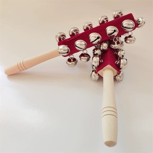 Campanas de mano de madera natural al por mayor, 21 campanas con varillas, envueltas en tela roja, para aprendizaje temprano en jardín de infantes - Product Image 3