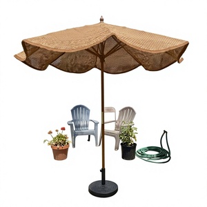 PRODUIT PHARE 2026 PARASOL EN FIBRE DE COCO AVEC CADRE EN BOIS FSC ET TOILE EN FIBRE DE COCO OFFERANT UNE OMBRAGE EXCEPTIONNELLE - Product Image 1