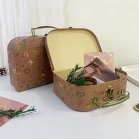 Boîte de rangement en carton personnalisée avec poignée antique, miroir, pelliculage mat, gaufrage et doublure en éponge