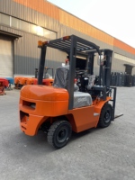 Chariot élévateur diesel 2T, chariot élévateur diesel robuste, chariot élévateur rotatif à 360 degrés