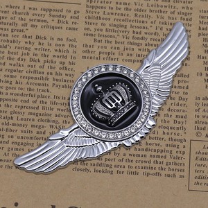 Nouvel emblème de <span class=keywords><strong>voiture</strong></span> en forme de couronne de diamant, badge de <span class=keywords><strong>voiture</strong></span> en métal en forme d'aile - Product Image 6