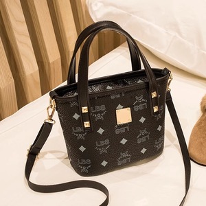 Sac à main léger en PVC imprimé couleur unie pour femme, style rétro européen et américain, à porter à l'épaule ou en bandoulière - Product Image 6