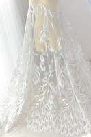 Tissu en TULLE brodé de paillettes en forme de plumes de paon pour robes de mariée et de soirée haut de gamme