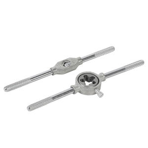 Kit d'outils de taraudage manuel multifonctionnel comprenant des forets et des accessoires de filetage pour la coupe et le façonnage - Product Image 1