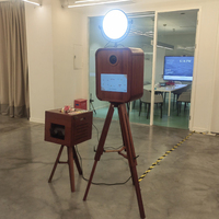 Machine Photobooth Portable 2026 avec Écran Tactile 13,3 Pouces, Cadre LED, Appareil Photo et Imprimante – Kit Complet pour Événements et Fêtes