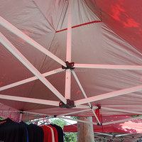 Tente portable à quatre pieds imperméable avec grand parasol, auvent extérieur, motif enduit, utilisable comme couverture