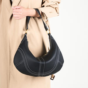 กระเป๋าถือหนังแท้แฟชั่นใหม่ปี 2026 สำหรับผู้หญิง ดีไซน์ทรงครึ่งวงกลม สะพายไหล่หรือถือแบบโฮโบ ขายส่ง - Product Image 6