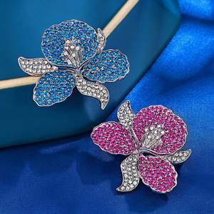 Fleur Broche De Luxe Alliage Plaqué Or Coloré Strass Percé Broche Tempéramental Broches Accessoires Haut De Mariage - Product Image 4
