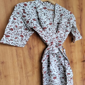 Robe kimono en coton bleu grande taille à motif floral, vêtements de détente imprimés à la main, prix de gros disponible - Product Image 6