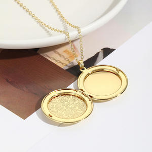 Collar con medallón en forma de corazón de concha ovalada que se puede abrir al por mayor, collar con colgante de marco de foto de flor tallada Retro para regalo de aniversario DIY - Product Image 5