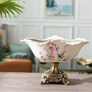 Décoration d'intérieur Assiettes à fruits en céramique vintage avec support doré Panier à fruits en <span class=keywords><strong>porcelaine</strong></span> à fleurs pour mariage - Product Image 1