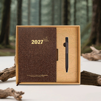 Coffret Cadeau 2027 A5 : Carnet en Liège Écologique avec Couverture en Cuir, Reliure Thermique/Spirale, Feuilles Mobiles, Journal à Couverture Rigide et Stylo