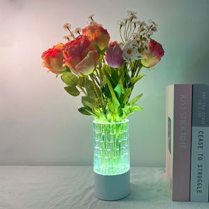 Lámpara de Mesa LED con Cuerpo de Cristal, Diseño Decorativo Moderno, con Forma de Flor Acanalada, Regulable sin Escalonamientos, Recargable por USB, para Mesita de Noche o Escritorio - Product Image 3