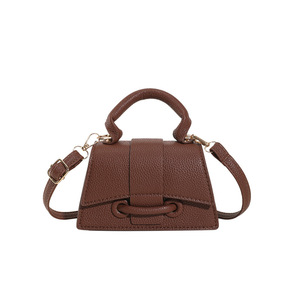 Borsa Piccola di Design Esclusivo per Donne, Nuova Borsa a Tracolla con Catena per Inizio Autunno, Mini Borsa Elegante a Spalla Singola, Piccola Borsa Quadrata - Product Image 3