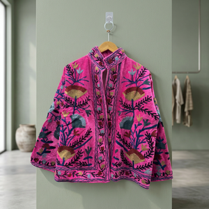 Blouson bomber en velours rose pour femme, broderie Suzani, motif floral, col montant, manches classiques, écologique et respirant - Product Image 1