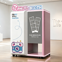 Distributeur automatique intelligent de photomaton avec écran selfie et imprimante d'autocollants pour la location dans les parcs d'attractions