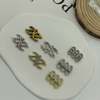 Kancing Dekoratif Paduan Logam Berlapis Emas, Perak, dan Perunggu Multiwarna Grosir, Bentuk Geometris dan Tiga Cincin Hati, untuk Pakaian, Tas, Sepatu, dan Aksesoris DIY