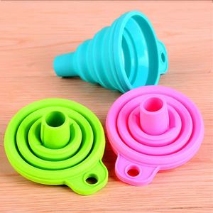 Flexible Foldable <b>Silicone</b> Funnel, Rainbow Color, for Kitchen Use Ideal for Oil, Water, Powder & <b>Liquid</b> Transfer - Product Image 4