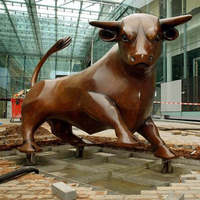 Statue d'animal en bronze de jardin extérieur Offre Spéciale Sculpture de taureau de charge en bronze massif grandeur nature