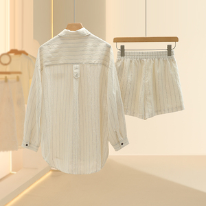 Nouvelle Blouse Femme d'Été de Marque Designer en Coton et Mousseline Unie, Col en V, Manches Longues, Coupe Ample, Anti-boulochage, Logo Frontal - Product Image 2