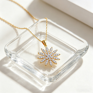 Collar al por Mayor Hengdian, Oro 18K para Mujer, Latón Chapado en Oro 18K, Colgante de Estrella Radiante con Circonita Cúbica AAA - Product Image 6
