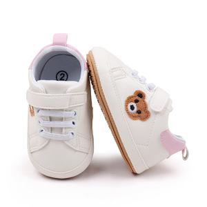 Chaussures pour tout-petits en peluche à motif d'ours mignon, semelle souple antidérapante, petites chaussures blanches - Product Image 6