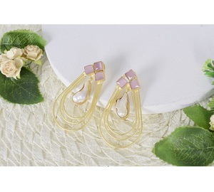 Boucles d'oreilles en forme de boucle pour femmes, bijoux élégants, accessoire léger et élégant, ajoutant une beauté subtile pour un usage quotidien - Product Image 4