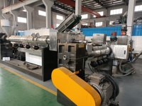 Machine de granulateur en plastique à haute efficacité de 100 à 200 kg/h pour recycler les déchets de film PP PE en granulés