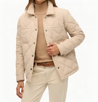 Veste matelassée d'hiver avec logo et boutons décoratifs Respirant Eco-Friendly 100% Polyester
