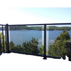 Rampe de balcon moderne et contemporaine en aluminium et verre pour villa avec finition résistante à la rouille - Product Image 1