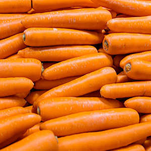 Carottes fraîches biologiques de qualité supérieure, approvisionnement direct de la ferme, légumes sucrés et croquants, riches en vitamine A, stockage à froid, origine Vietnam - Product Image 1