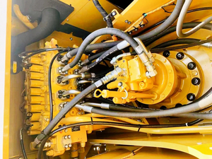 Escavatore Cingolato CAT320GC Usato Giapponese, 20 Tonnellate, Modello 2023, con Motore e Cambio, in Vendita - Product Image 4