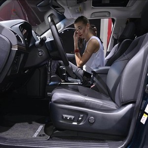 Voiture <span class=keywords><strong>d</strong></span>'<span class=keywords><strong>Occasion</strong></span> de Chine 2016 pour Prado, SUV de Luxe 5 Places, Intérieur Premium Confort, Haute Sécurité, Prête pour Voyage en Famille et Hors-Route, Automatique - Product Image 6