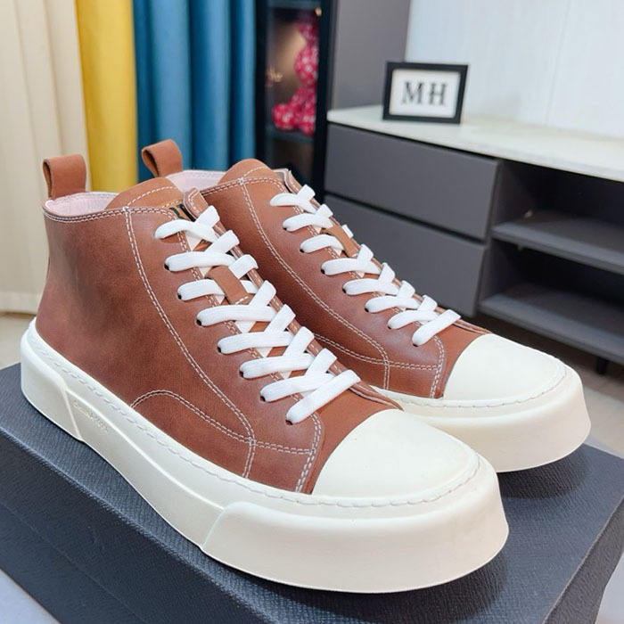 สีน้ำตาล