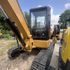 Pelle compacte CAT 304 d'occasion haute performance avec attache rapide et godet en acier allié, provenant de la flotte de machines légères - Product Image 6