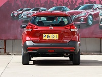 Nissan Kicks SUV 2021 1.5L LHD Chine Voitures d'occasion Sans accident Titre propre Moteur HR15 Sièges arrière rabattables