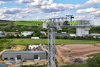 Grue à tour mini Zoomlion R90-6RE à plateforme plate, moment de charge élevé 5t, avec composants essentiels : boîte de vitesses, moteur à engrenages, roulement, pompe, moteur