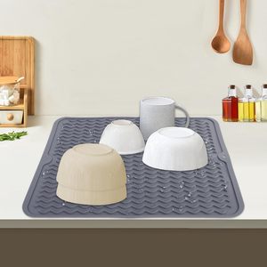 Tappetini <span class=keywords><strong>per</strong></span> asciugatura piatti <span class=keywords><strong>in</strong></span> <span class=keywords><strong>Silicone</strong></span> 15.7x11,8 pollici tappetini <span class=keywords><strong>per</strong></span> <span class=keywords><strong>lavello</strong></span> da cucina e piano di lavoro resistente al calore <span class=keywords><strong>tappetino</strong></span> facile da pulire - Product Image 2
