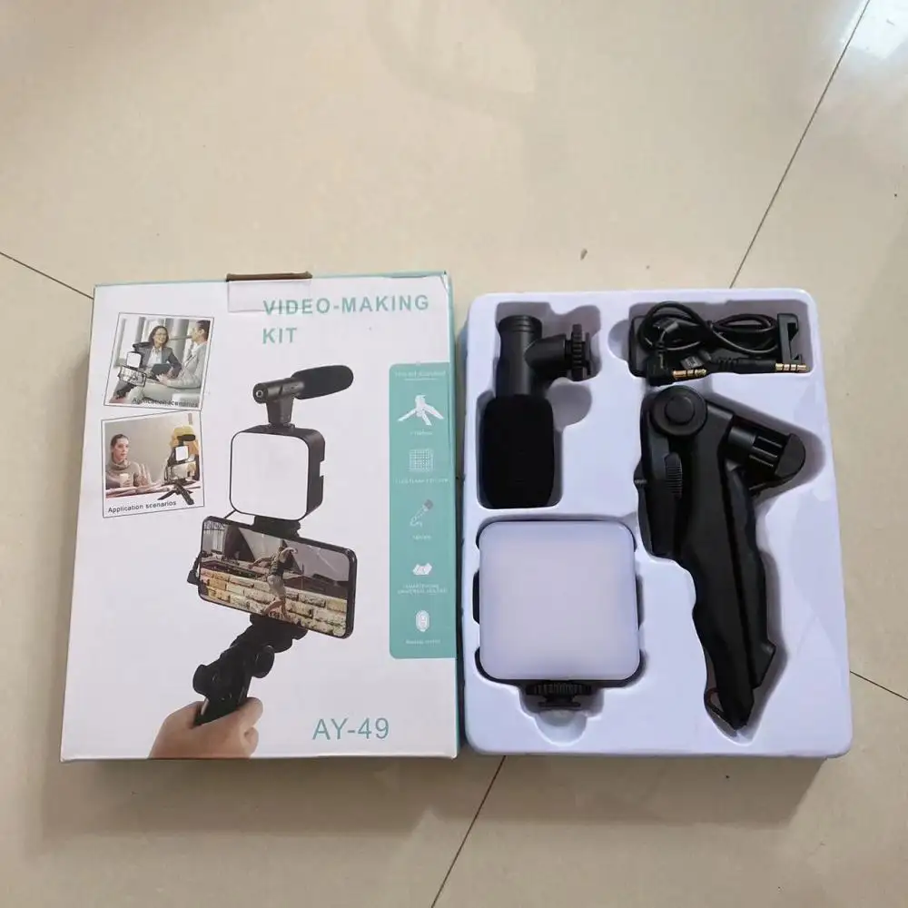 Smartphone Video Shooting Kit Microphone Bracket Phone Holder LED Selfie Lighting Recording Handle Stabilizer Equipment