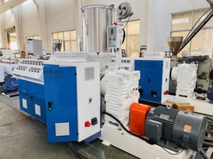 Ligne d'extrusion pour la fabrication de tuyaux PPR PE, machine de production de tuyaux d'irrigation PPR à goutteurs ronds - Product Image 3