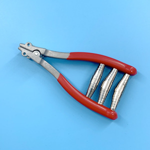 Rayer Starting Clamp For <b>Badminton</b> Rackets Metal Manual Stringing Tool Red And Green - Product Image 1
