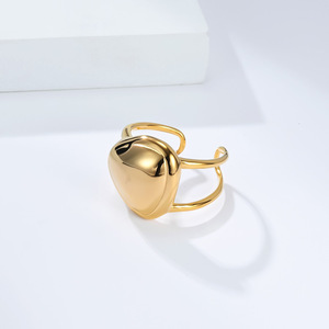 Anillo curvo liso de alta gama estilo francés y único para mujer, diseño exclusivo, elegante y moderno, versátil. - Product Image 3